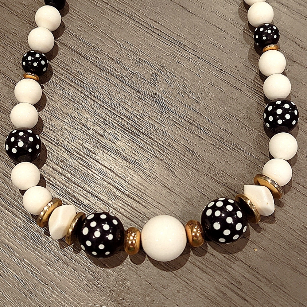 Black white gold Vintage necklace.